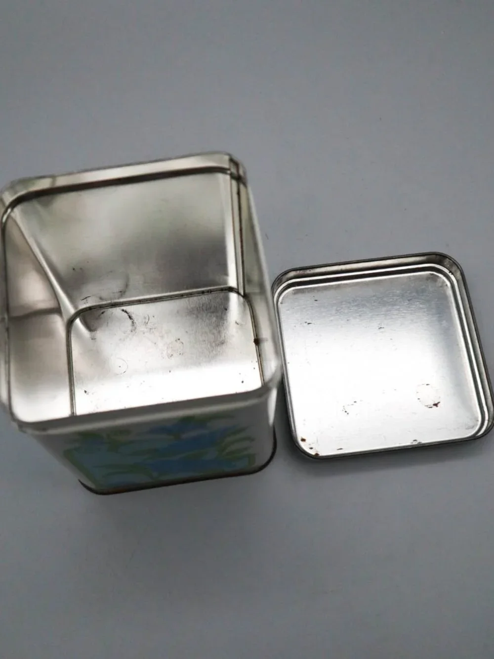 Vintage Small Floral Art Nouveau Decorative Storage Tin Blue & White 5 1/2